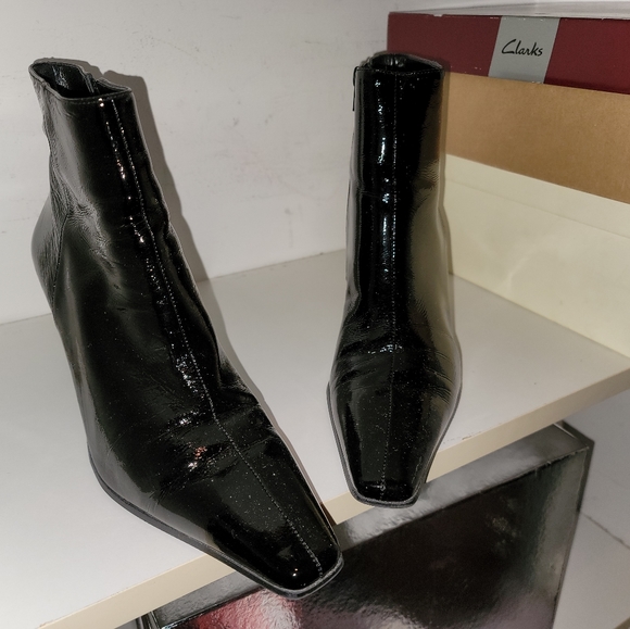 Etienne Aigner Booties - Picture 3 of 8